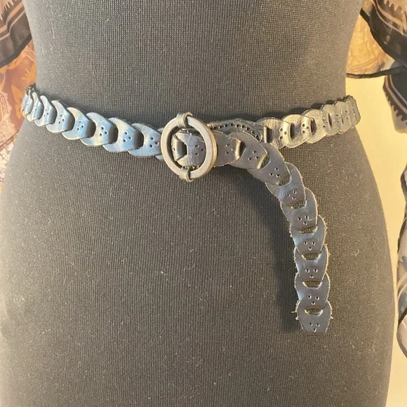 Black leather chain belt metal round buckle 34.5” - Picture 3 of 7